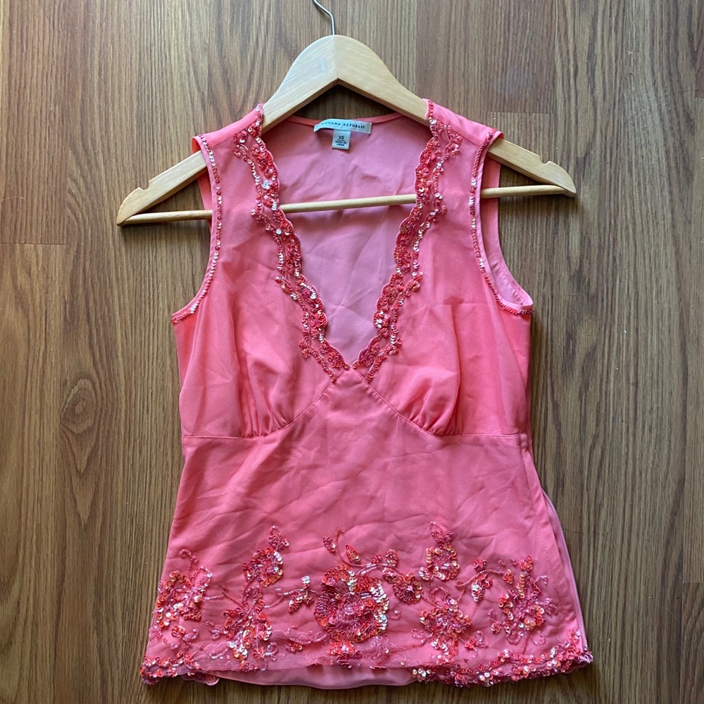 ❌SOLD❌BANANA REPUBLIC V-neck sleeveless top